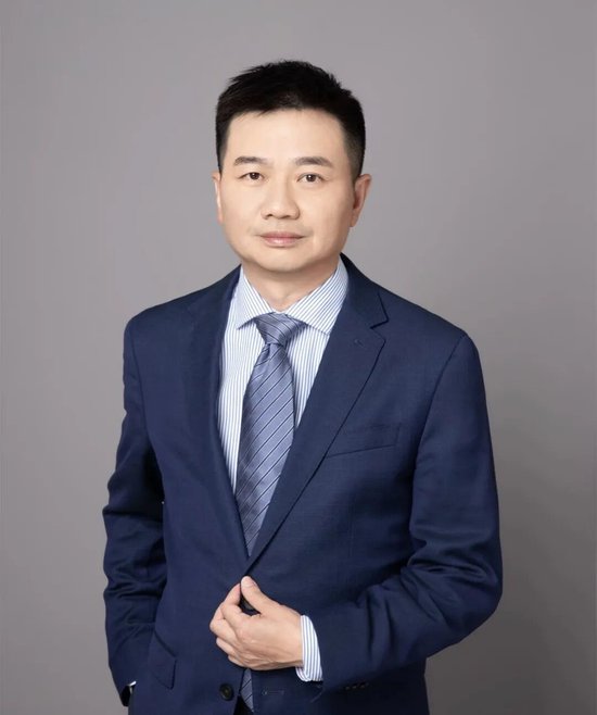 长信基金董事长变更：刘元瑞卸任 长江证券副总裁肖剑接任 （附员工持股名单）